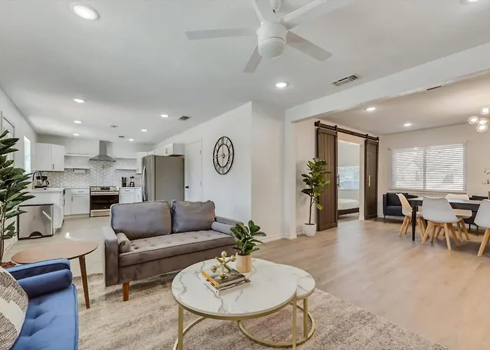 Luxury 4bed 2bath Hidden Gem W Backyard Oasis Fort Worth