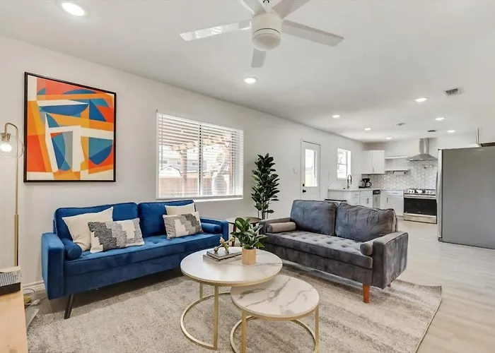 Luxury 4bed 2bath Hidden Gem W Backyard Oasis Fort Worth